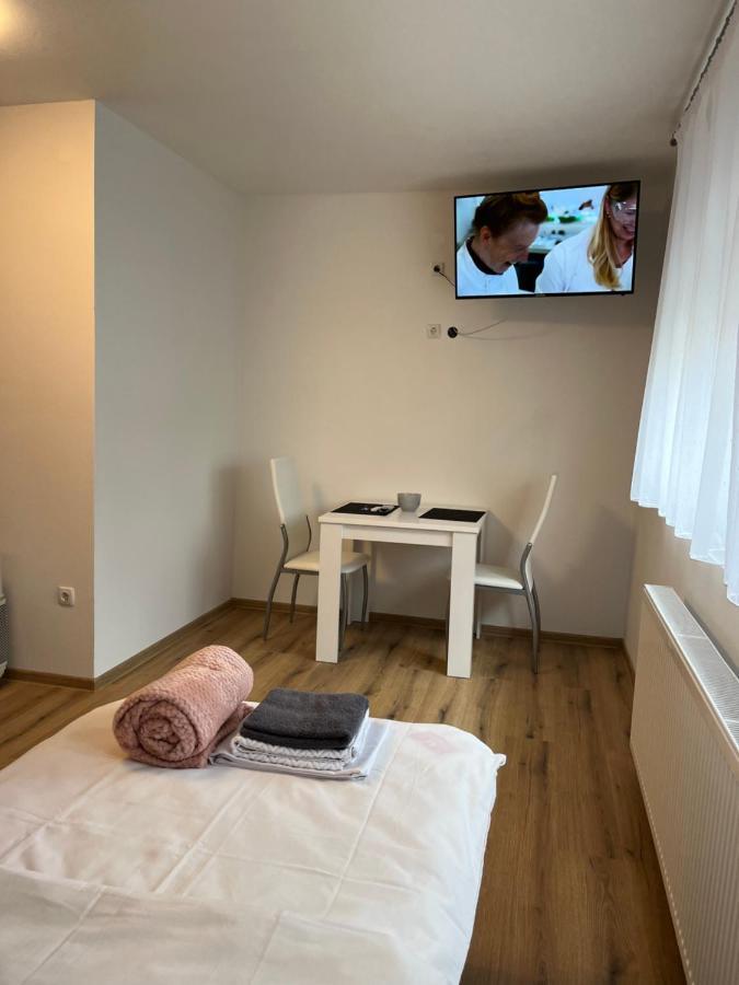 Opg - Zm Apartmani Martinovic Novska Exterior foto